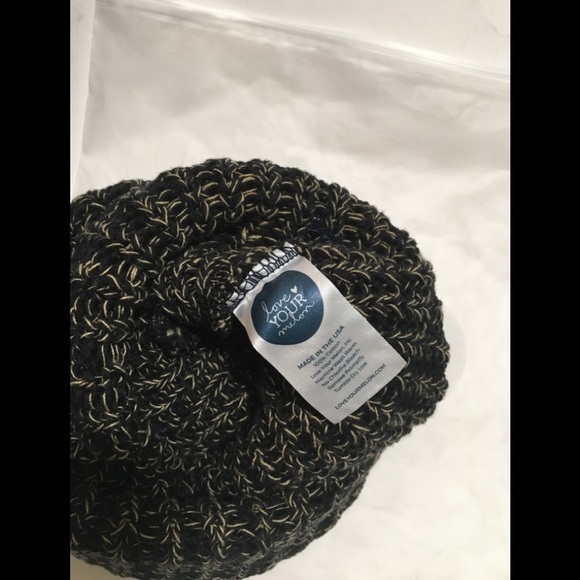 love your melon batman speckled pom beanie natural pom black/ hemp v3. main image 10
